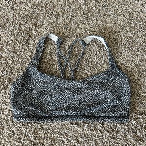 Lululemon Free to Be Bra Size 6